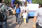 Arshad Warsi, Maria Goretti at Red Bull race in Mount Mary on 2nd Dec 2012 (117).JPG